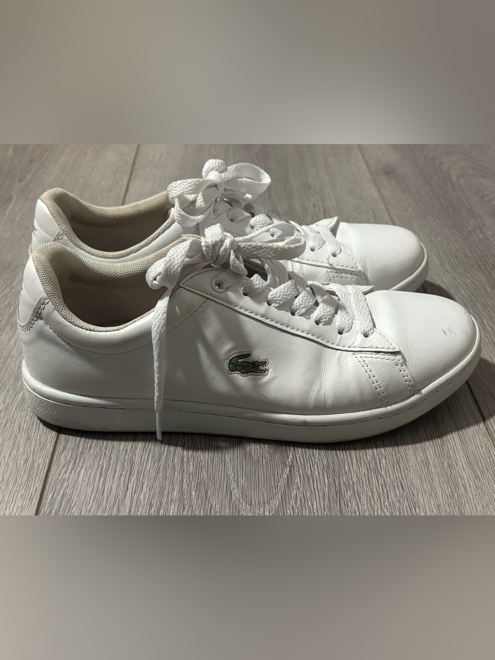 Lacoste White Low-Top Leather Sneakers with Green Croc Detail